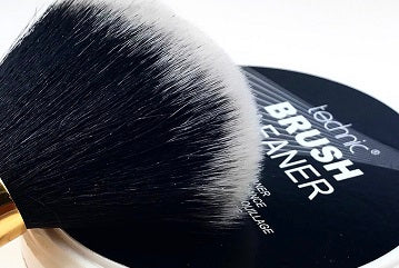 FRESH AND FAST CLEAN BRUSHES WITH TECHNIC