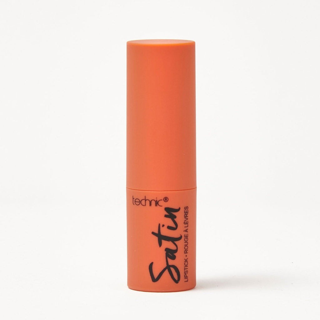 A satin lipstick in the shade True Velvet on a white background