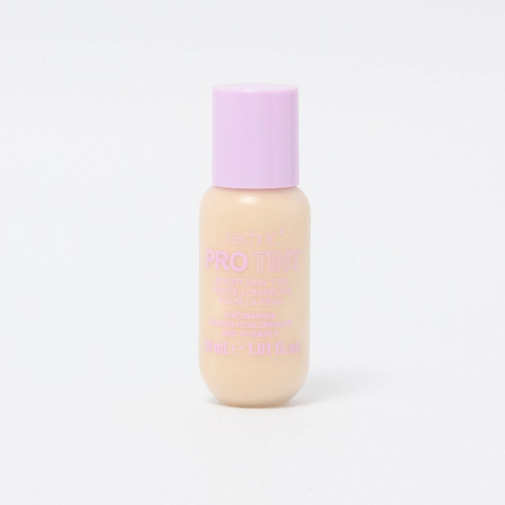 A pro tint in the shade Pampas Beige in front of a white background.
