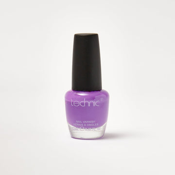 A nail varnish bottle in the shade Full Moon Party in front of a white background.