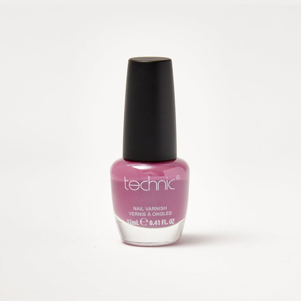 A nail varnish bottle in the shade Boudoir in front of a white background.